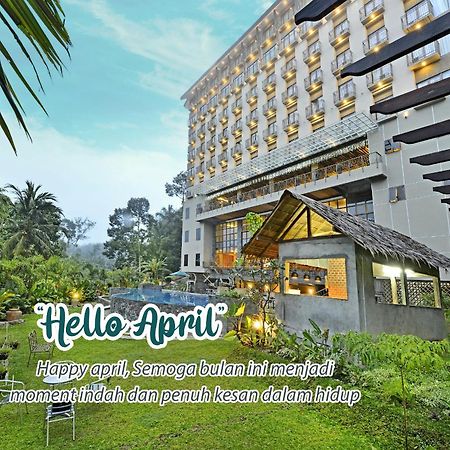 Famvida Hotel Lubuklinggau Экстерьер фото