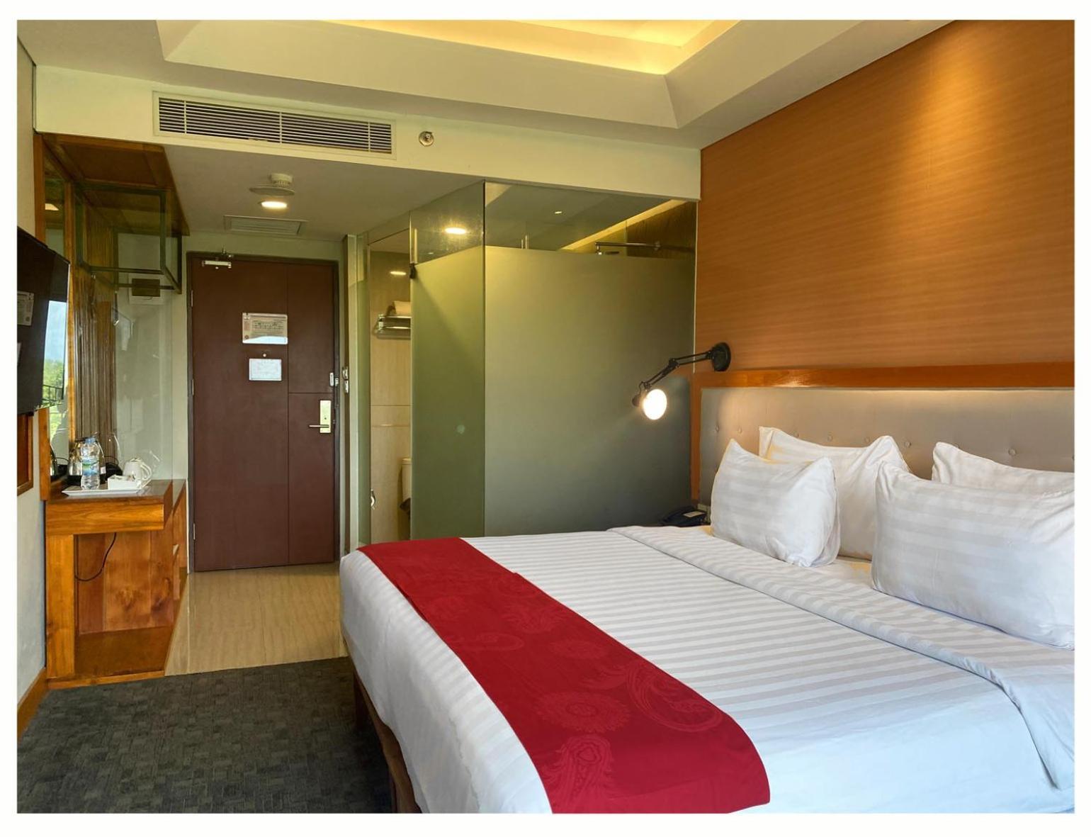 Famvida Hotel Lubuklinggau Экстерьер фото