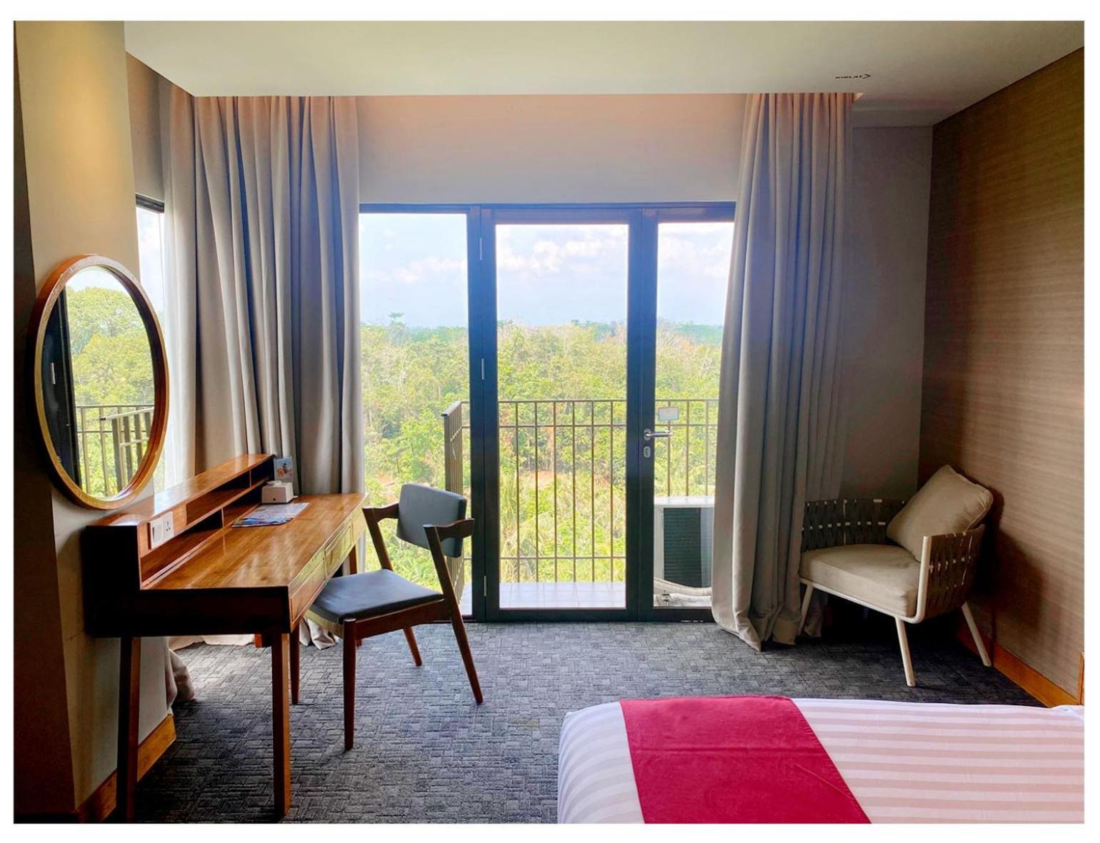 Famvida Hotel Lubuklinggau Экстерьер фото