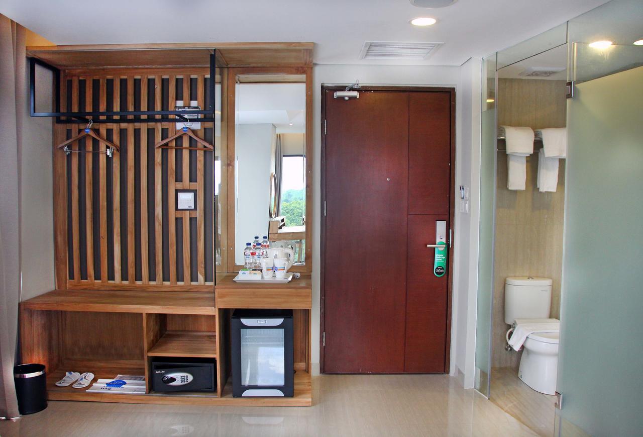 Famvida Hotel Lubuklinggau Экстерьер фото