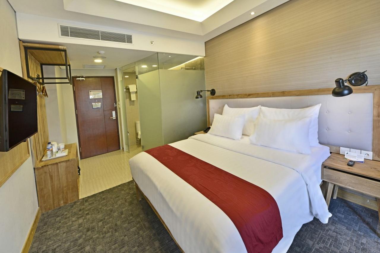 Famvida Hotel Lubuklinggau Экстерьер фото