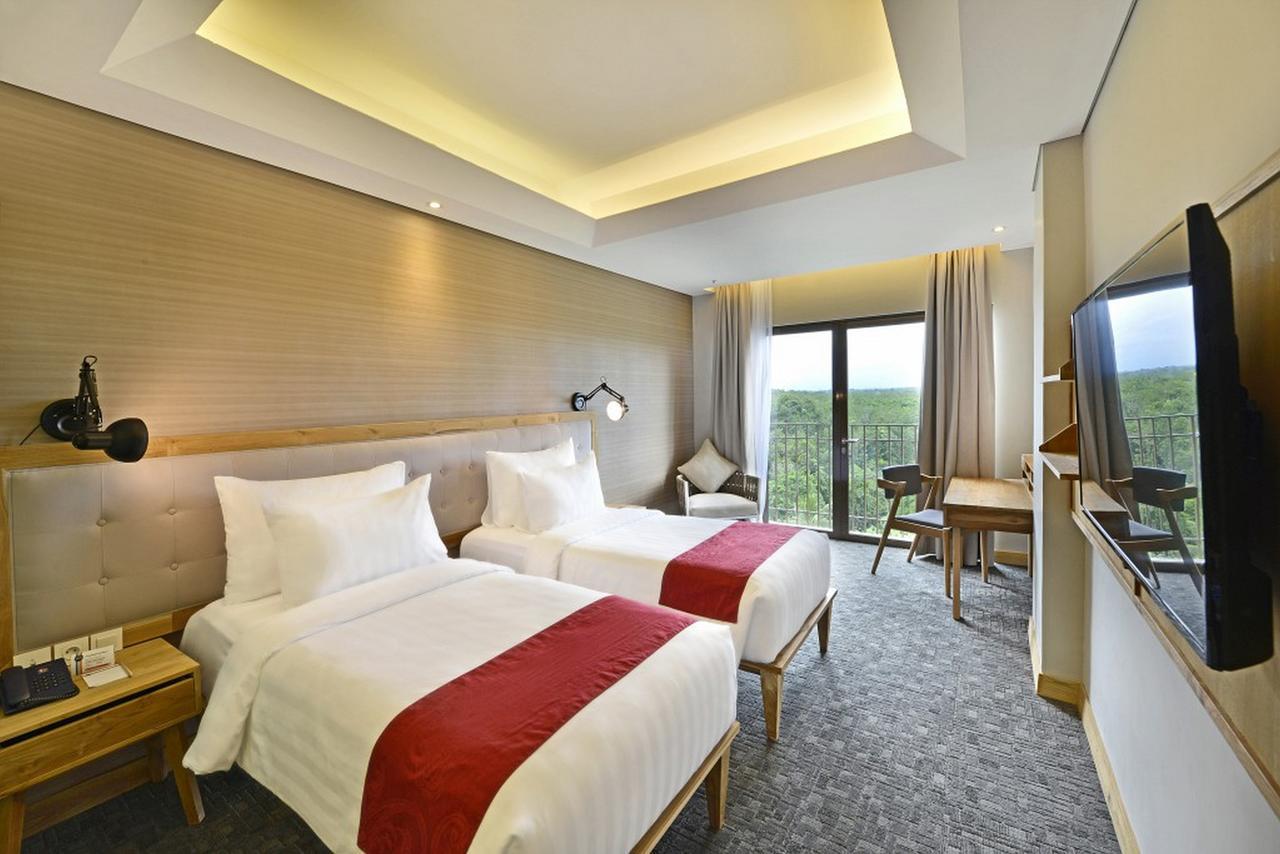 Famvida Hotel Lubuklinggau Экстерьер фото