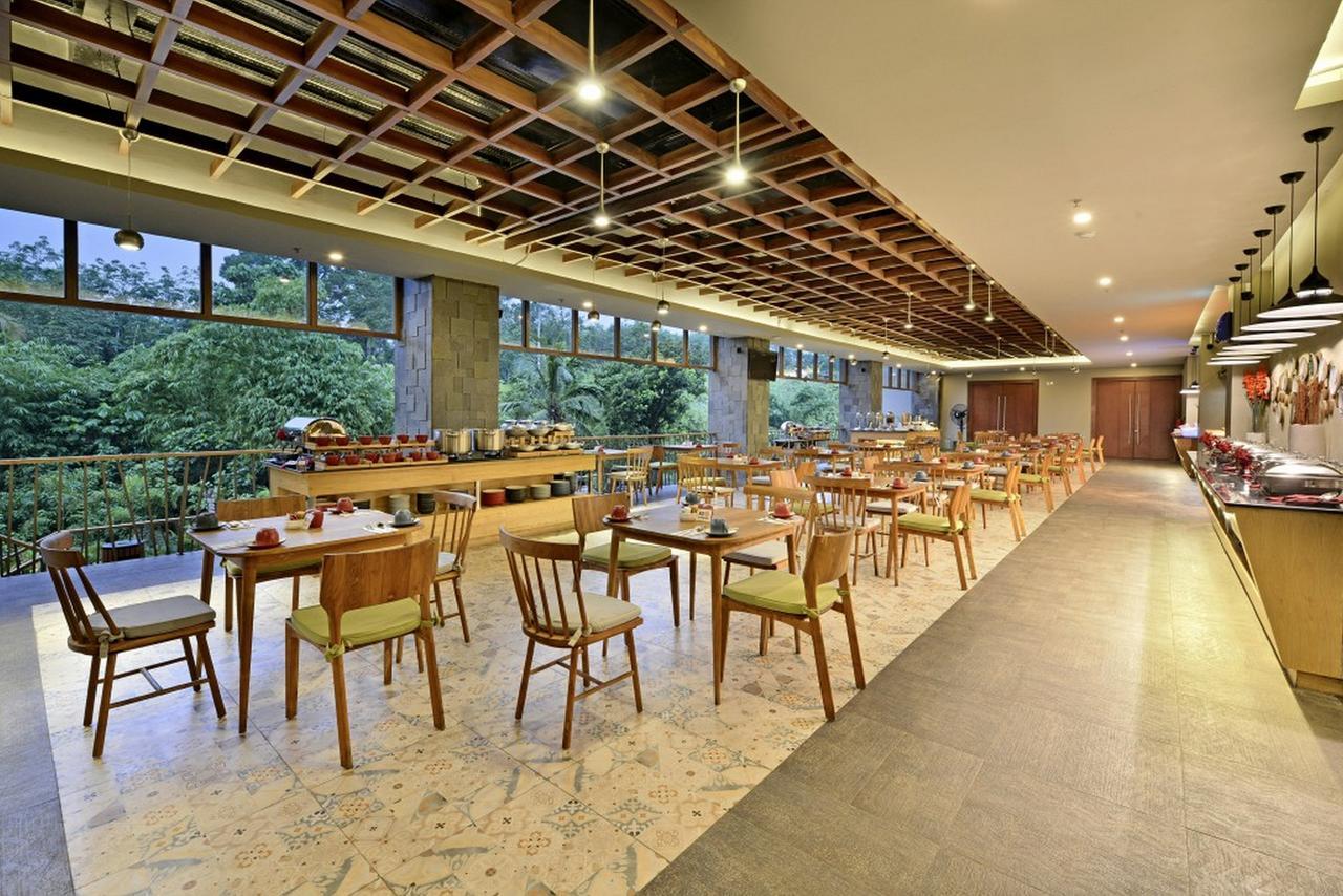 Famvida Hotel Lubuklinggau Экстерьер фото