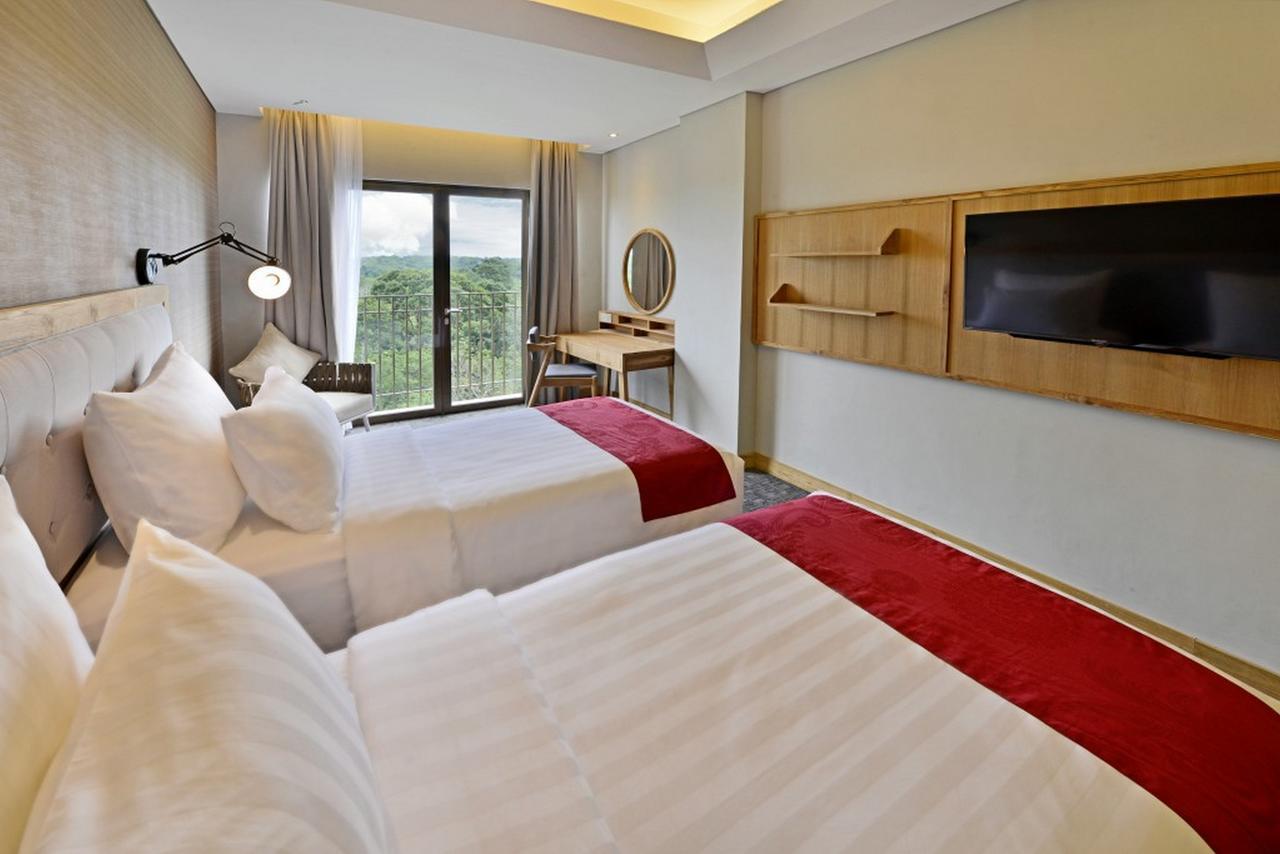 Famvida Hotel Lubuklinggau Экстерьер фото